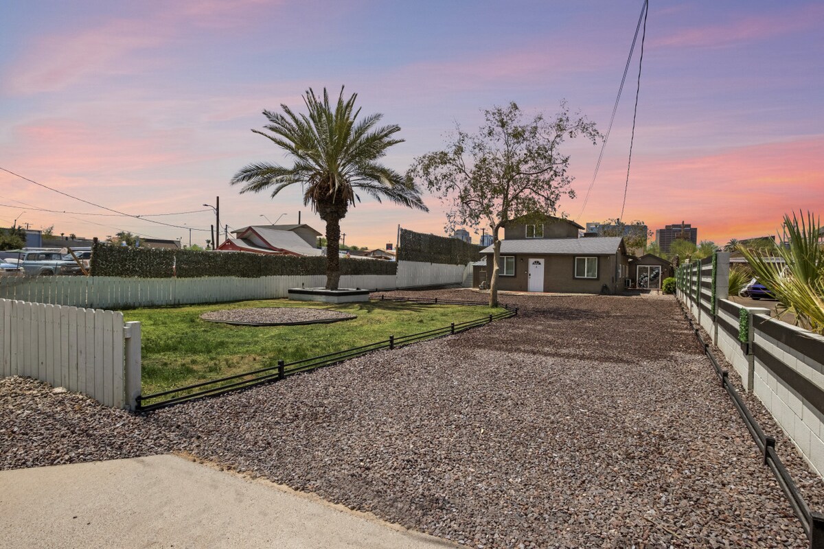 Your Tiny Downtown Home with Backyard Unit D - Tiny houses for