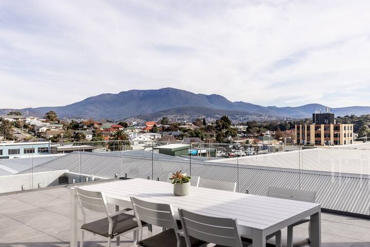 Little Island Apartments #11 gallery image 2