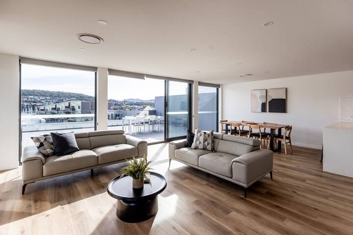 Little Island Apartments #11 gallery image 3