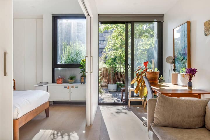 Carlton Meets Fitzroy At This Leafy Urban Hideaway - Melbourne