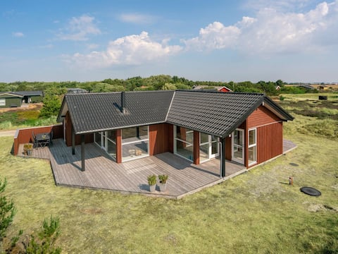"Tiane" - 800m from the sea by Interhome