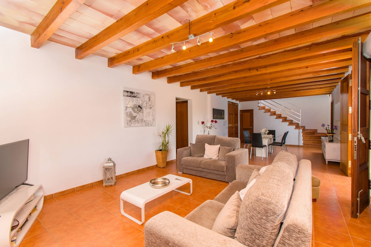 Top performing Airbnb: G121 Sera by Mallorca Villa Selection in Selva