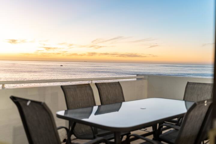 Tranquil 2Bed Beach-Front, No Loadshedding gallery image 2