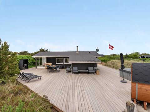 "Rolfkarl" - 500m from the sea by Interhome