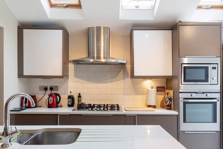 Beautiful 2BD Edwardian home in Colliers Wood gallery image 4