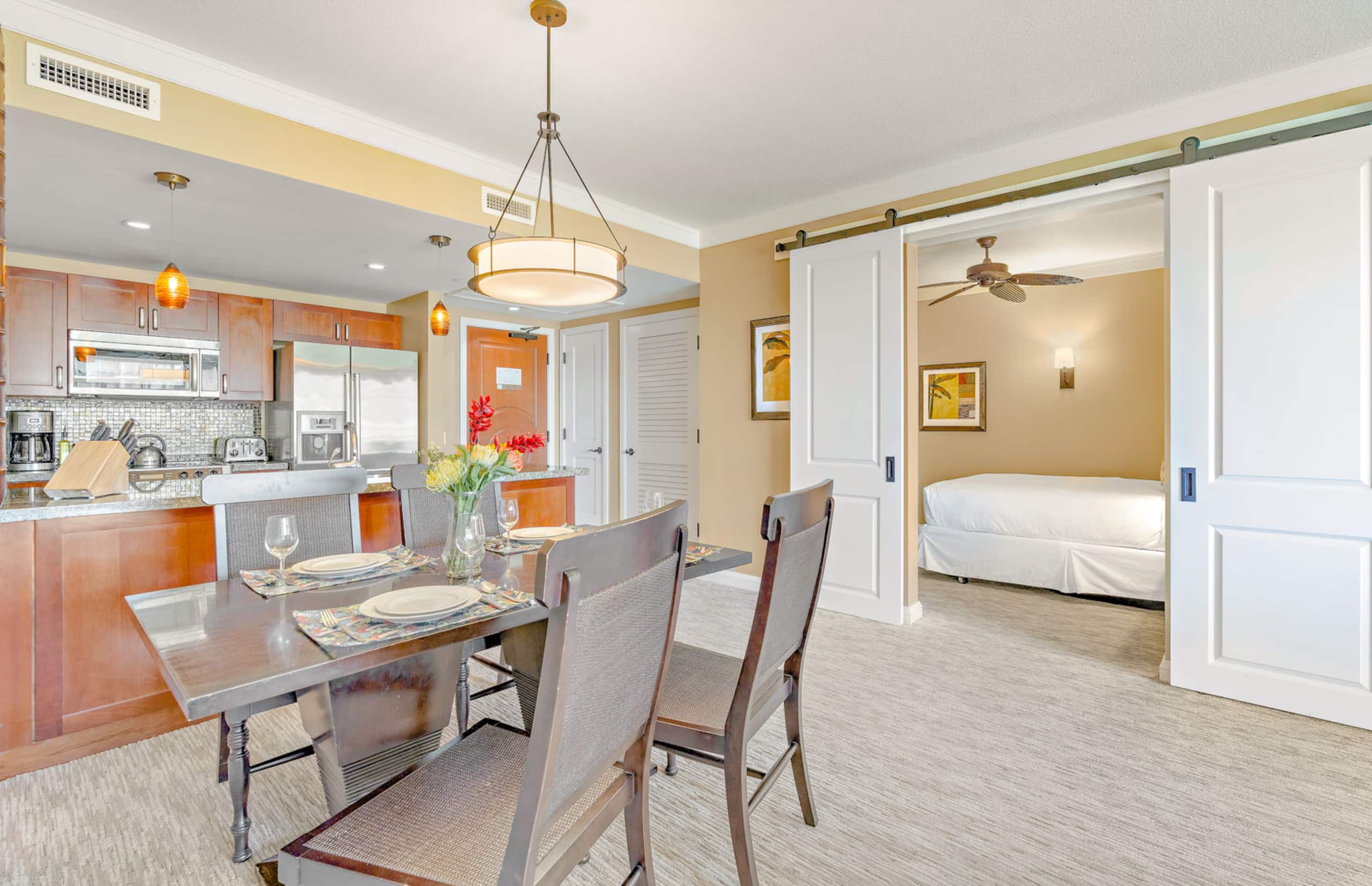 Condo in Lahaina · ★4.9 · 2 bedrooms · 3 beds · 1 bath - Image 13