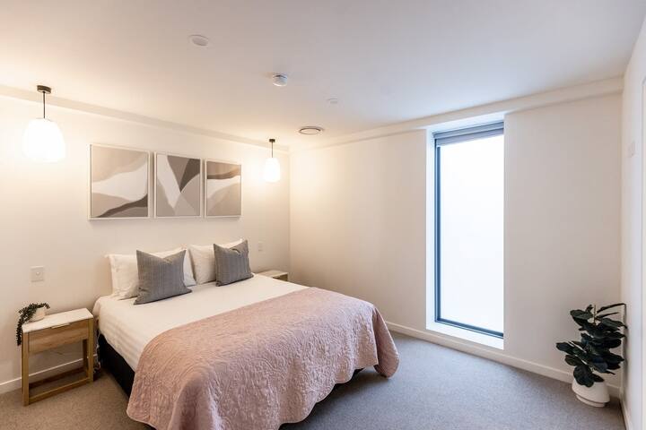 Little Island Apartments #12 gallery image 2