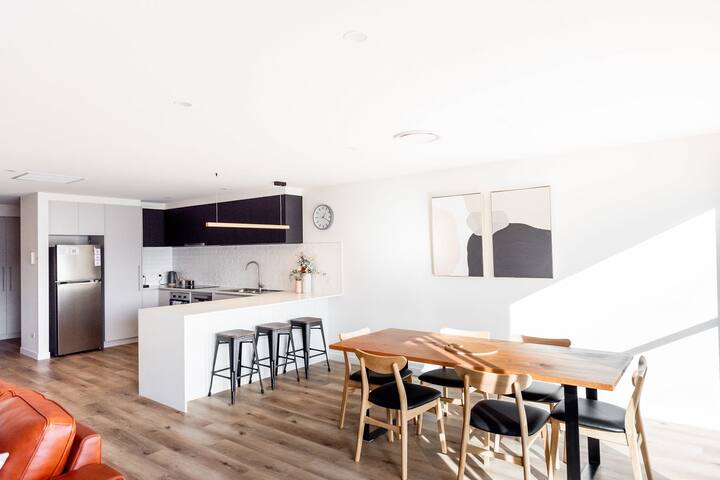 Little Island Apartments #12 gallery image 5