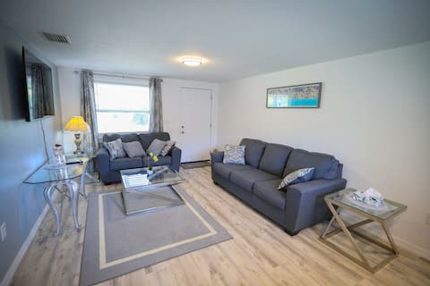 Top performing Airbnb: Sand Dollar Room Manasota Delux Villas in South Venice
