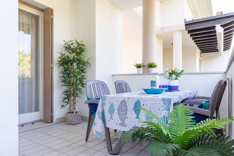 Comfortable flat in a residence with swimming pool