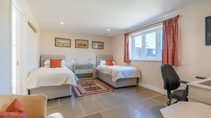 Spálňa s dvoma spálňami, stará stodola, skrutka Retreats