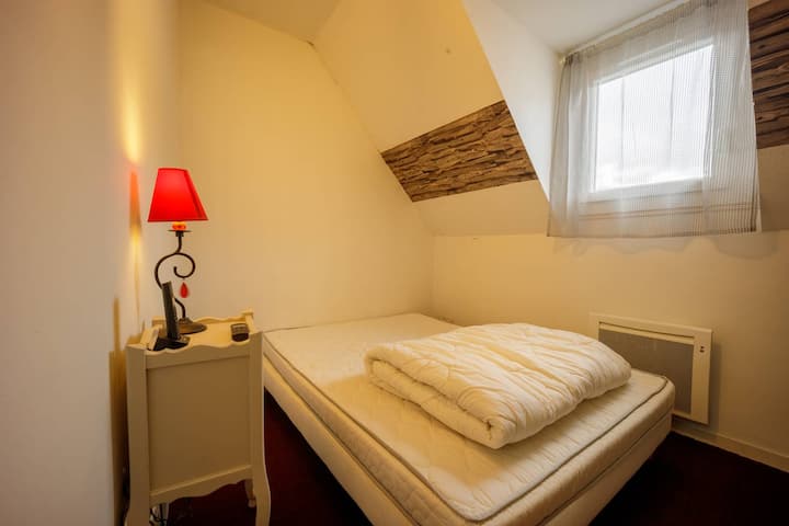 Dhomë gjumi 2
