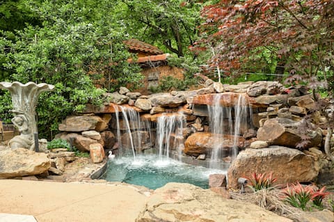 Luxurious unique Scarlet Manor castle sleeps 12