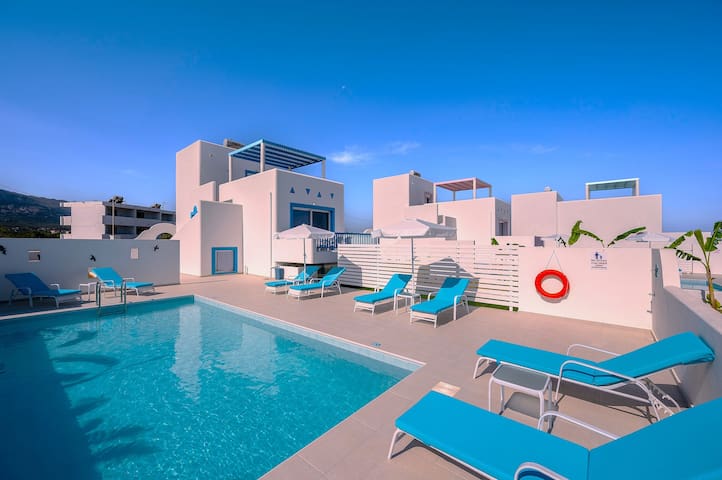 Xenos Villa 5 with a Private pool near the sea