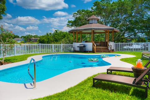 Waterfront Heated Pool, Sleeps 20 - 4plex