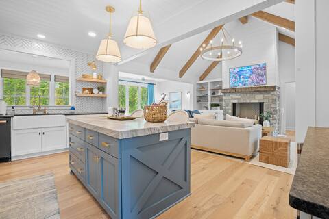 2023 Stunning Build 4BR 4BA Hot tub! Vita Huset