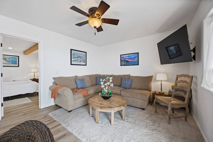 108MT #2- Remodeled 2B Home, Harbor Views, Cart gallery image 3