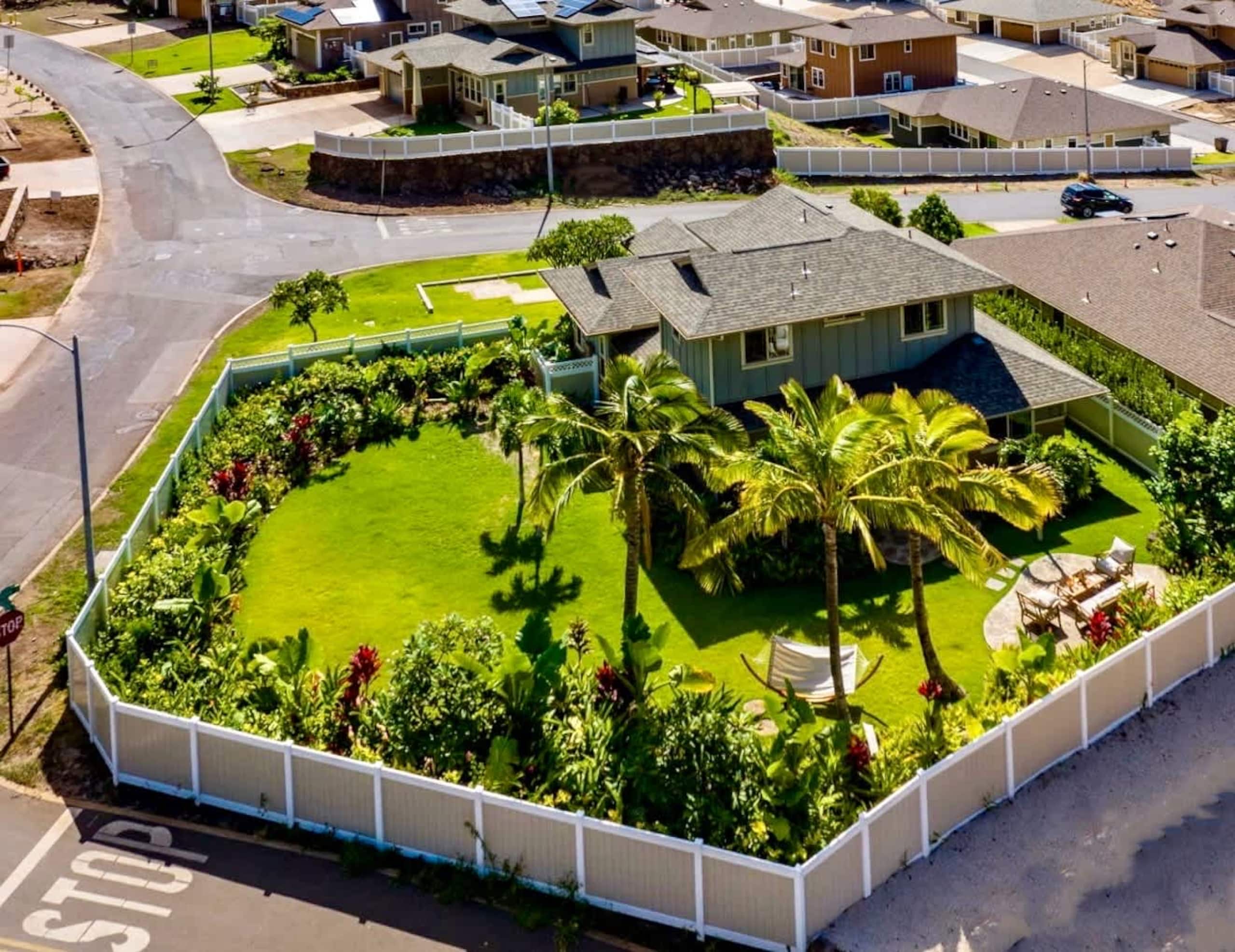 Home in Waianae · ★4.91 · 4 bedrooms · 4 beds · 2.5 private baths - Image 2