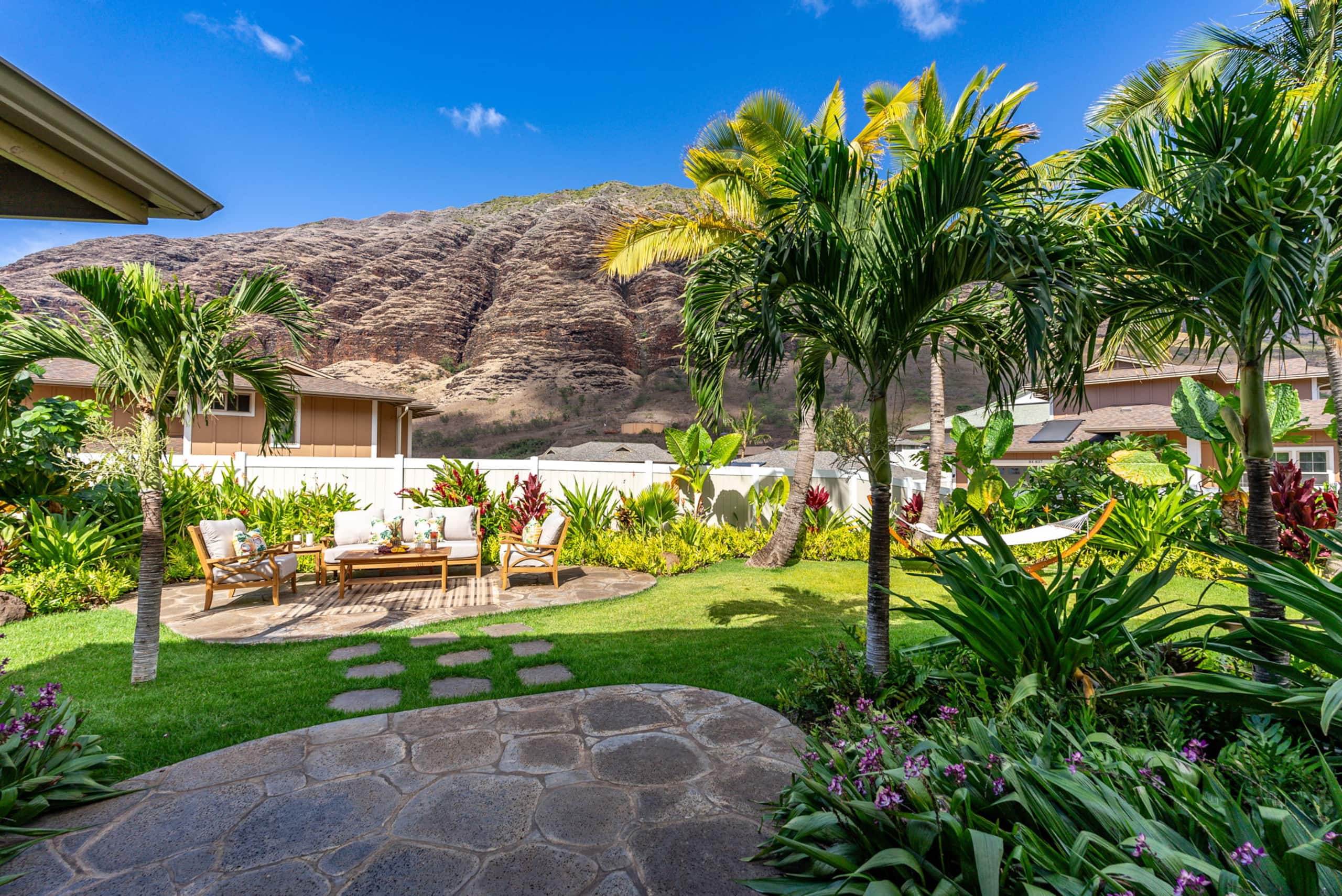 Home in Waianae · ★4.91 · 4 bedrooms · 4 beds · 2.5 private baths - Image 57