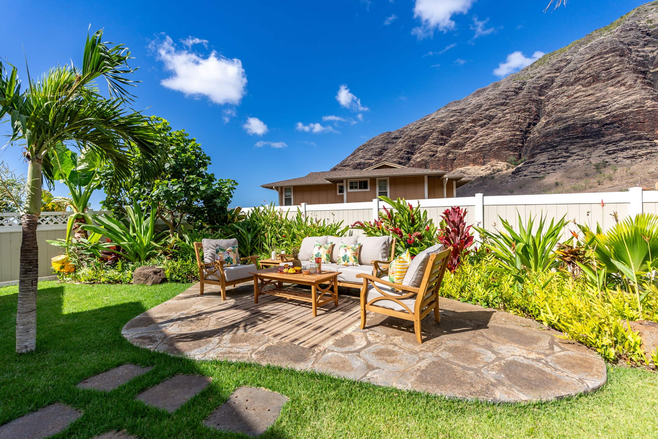 Home in Waianae · ★4.91 · 4 bedrooms · 4 beds · 2.5 private baths - Image 48
