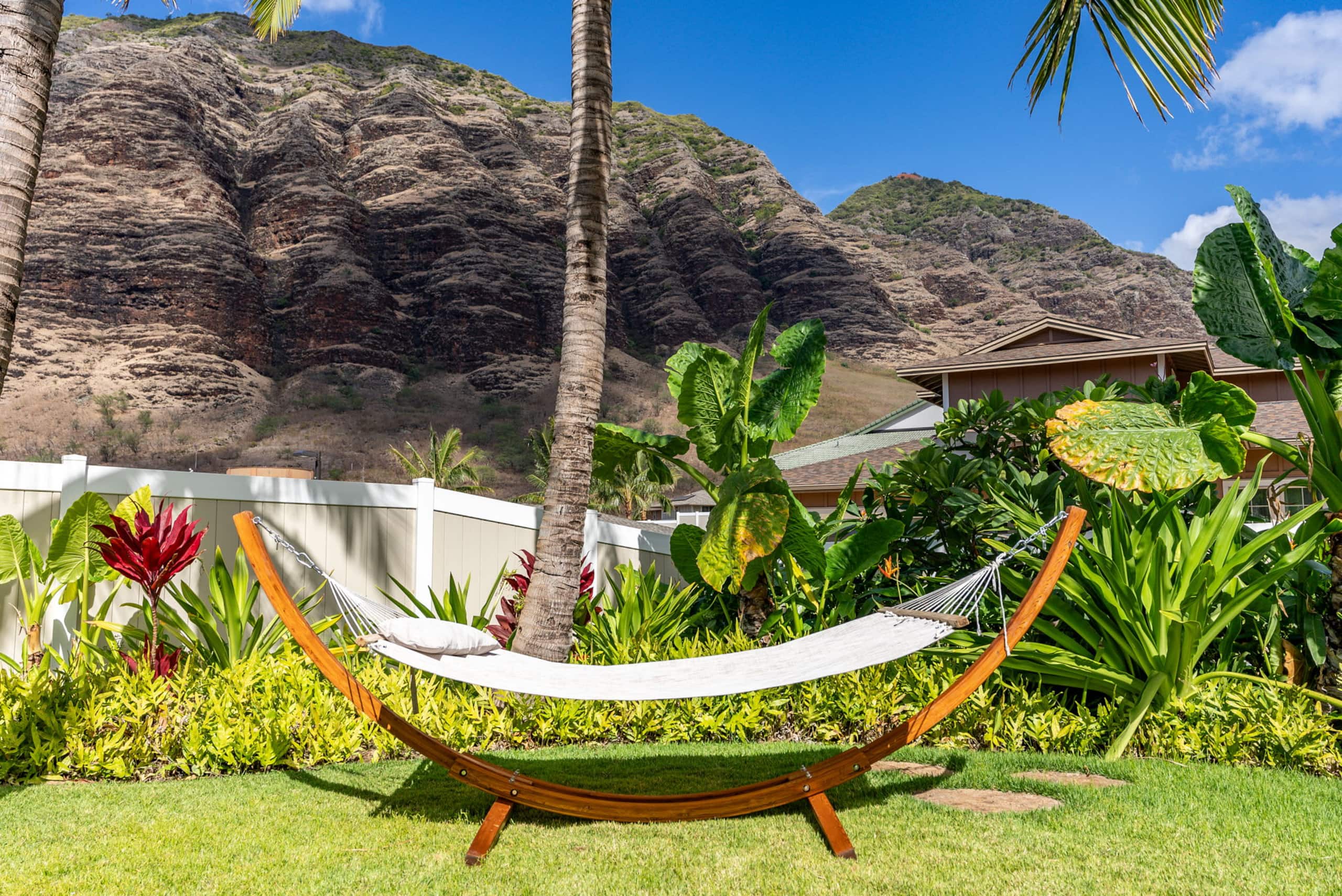 Home in Waianae · ★4.91 · 4 bedrooms · 4 beds · 2.5 private baths - Image 54