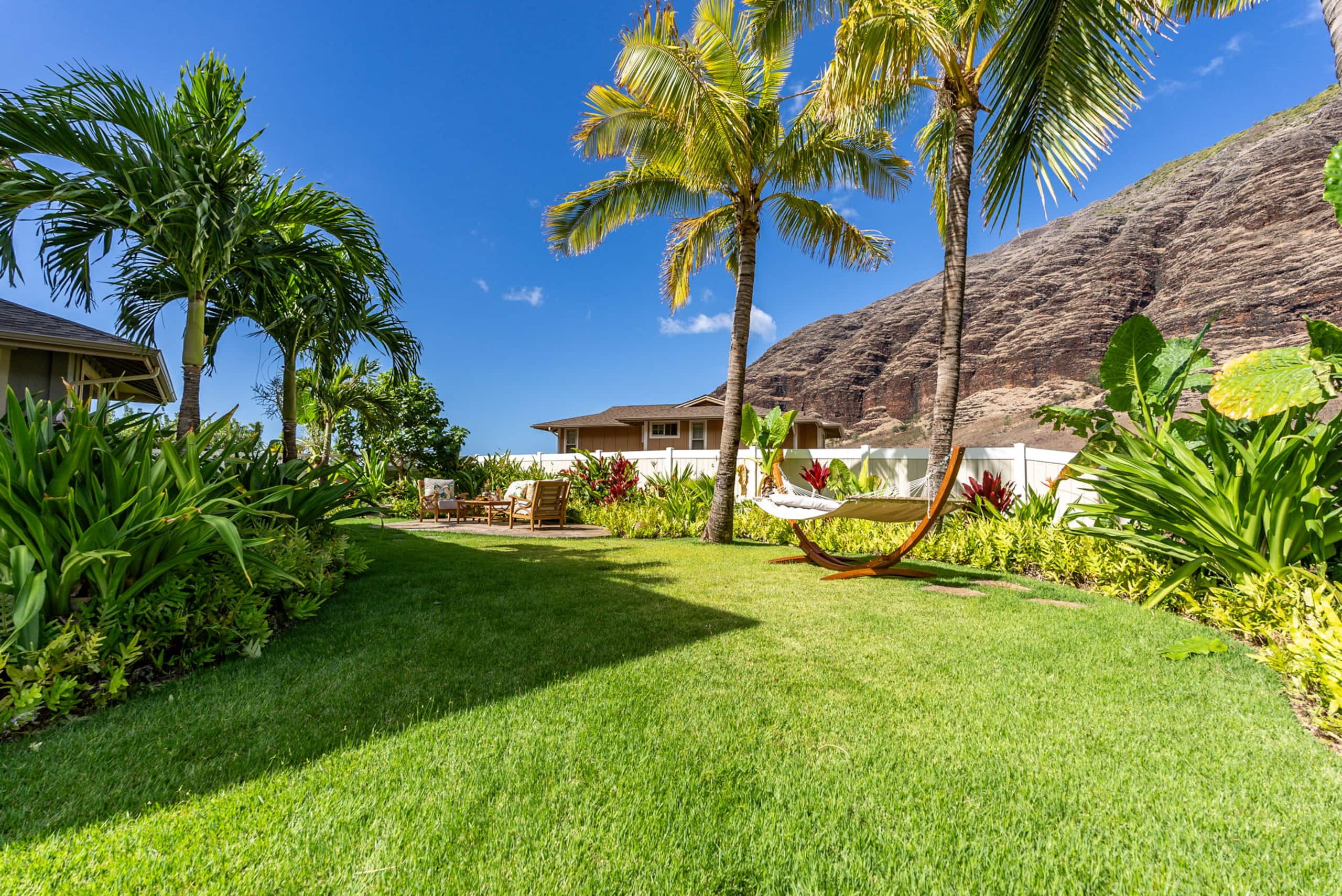 Home in Waianae · ★4.91 · 4 bedrooms · 4 beds · 2.5 private baths - Image 53