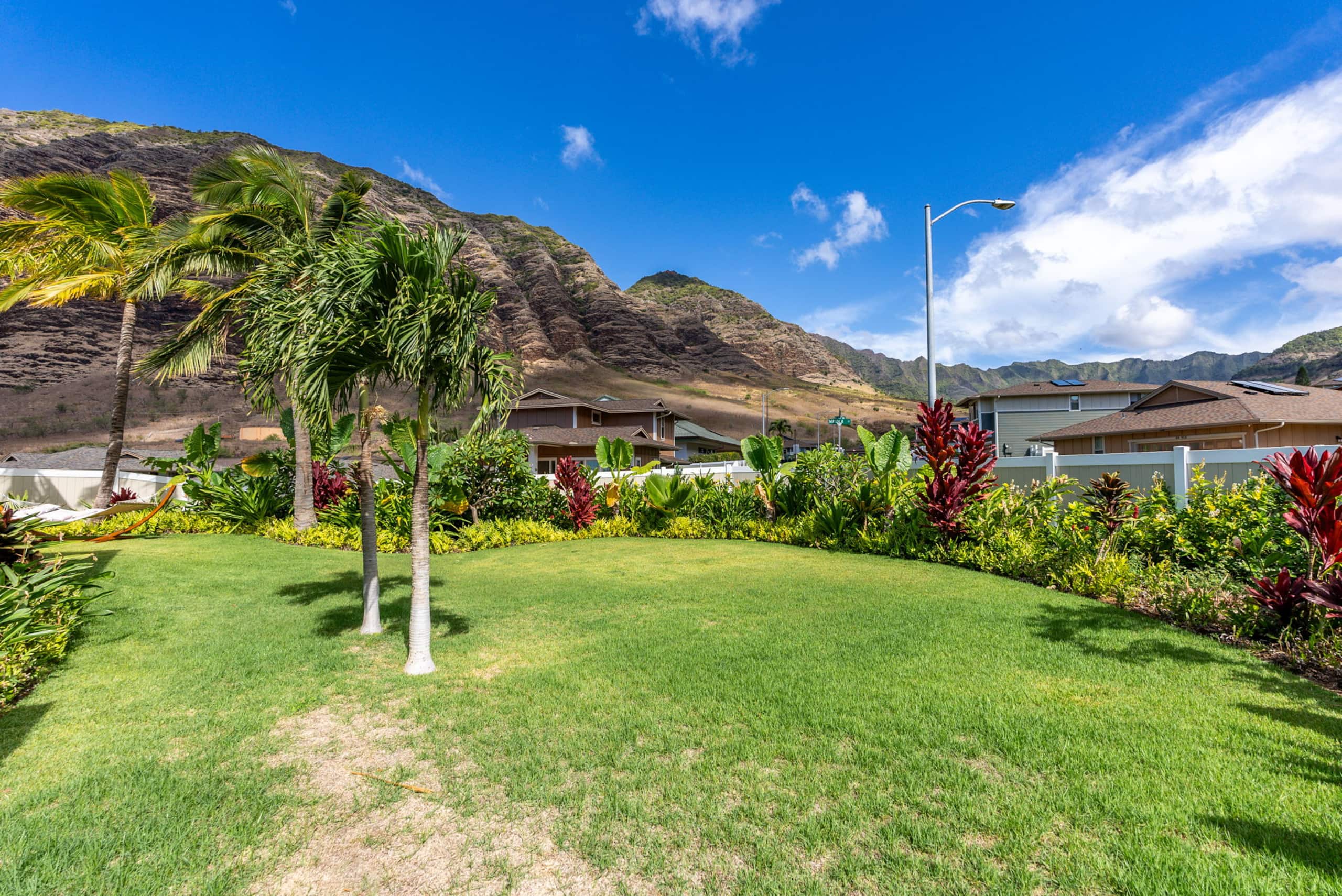 Home in Waianae · ★4.91 · 4 bedrooms · 4 beds · 2.5 private baths - Image 42