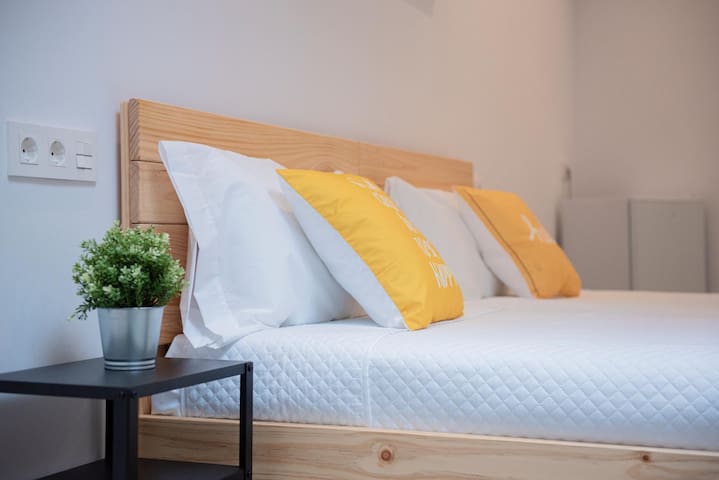 Bilbao ROOMS & KITCHEN Zorroza managed Airbnb listing 3