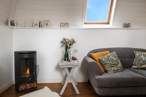 Popular Airbnb listing: The Kiln: Romantic Oast House, Dogs & Tandem in Herefordshire