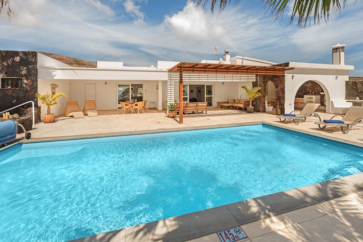Lanzahost managed Airbnb listing 1