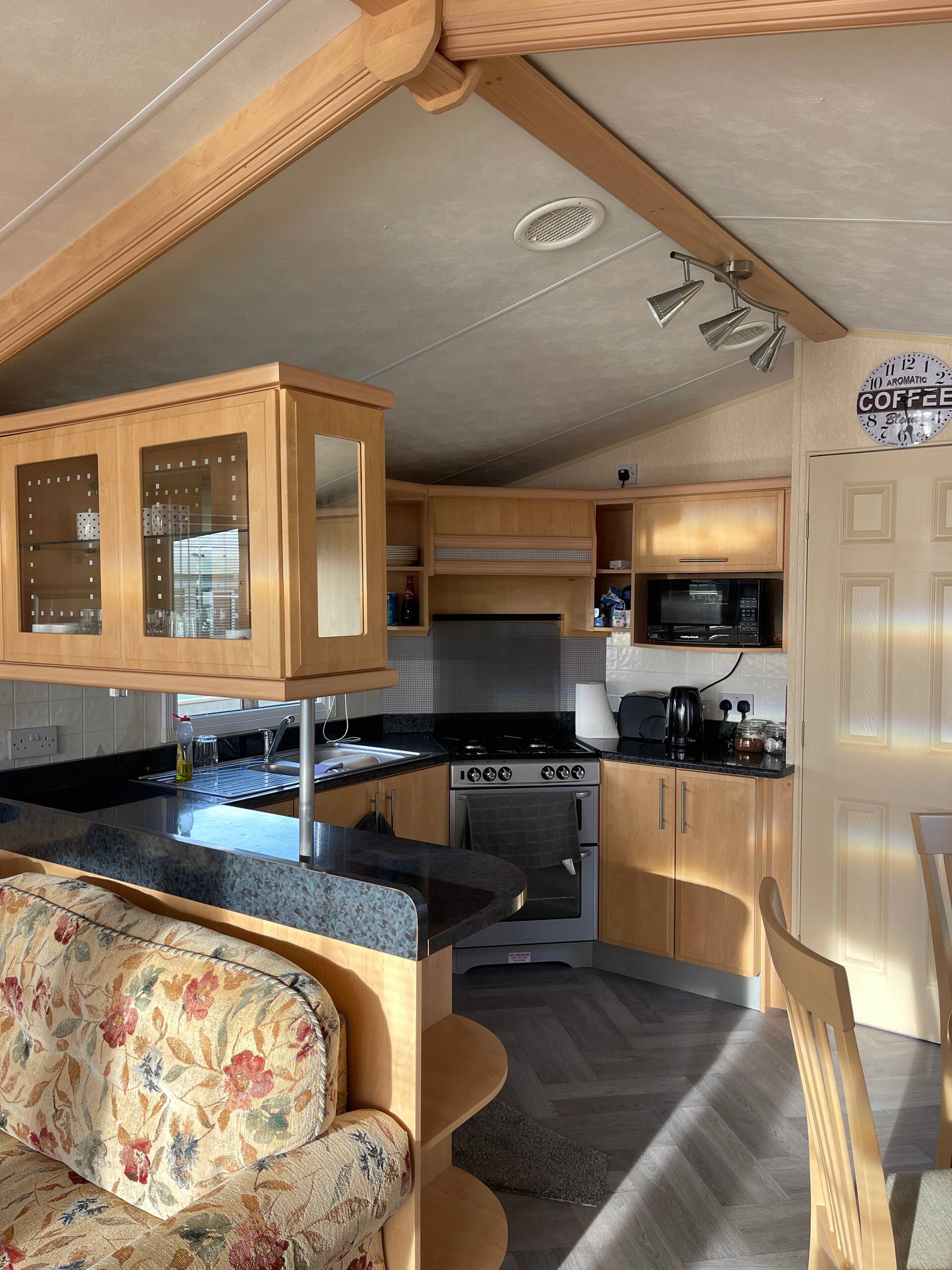 Immaculate 2-Bed Static Caravan at Monrieth — photo 3