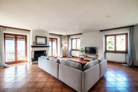 Apt. with panoramic view of Locarno (Lilia Apt.)