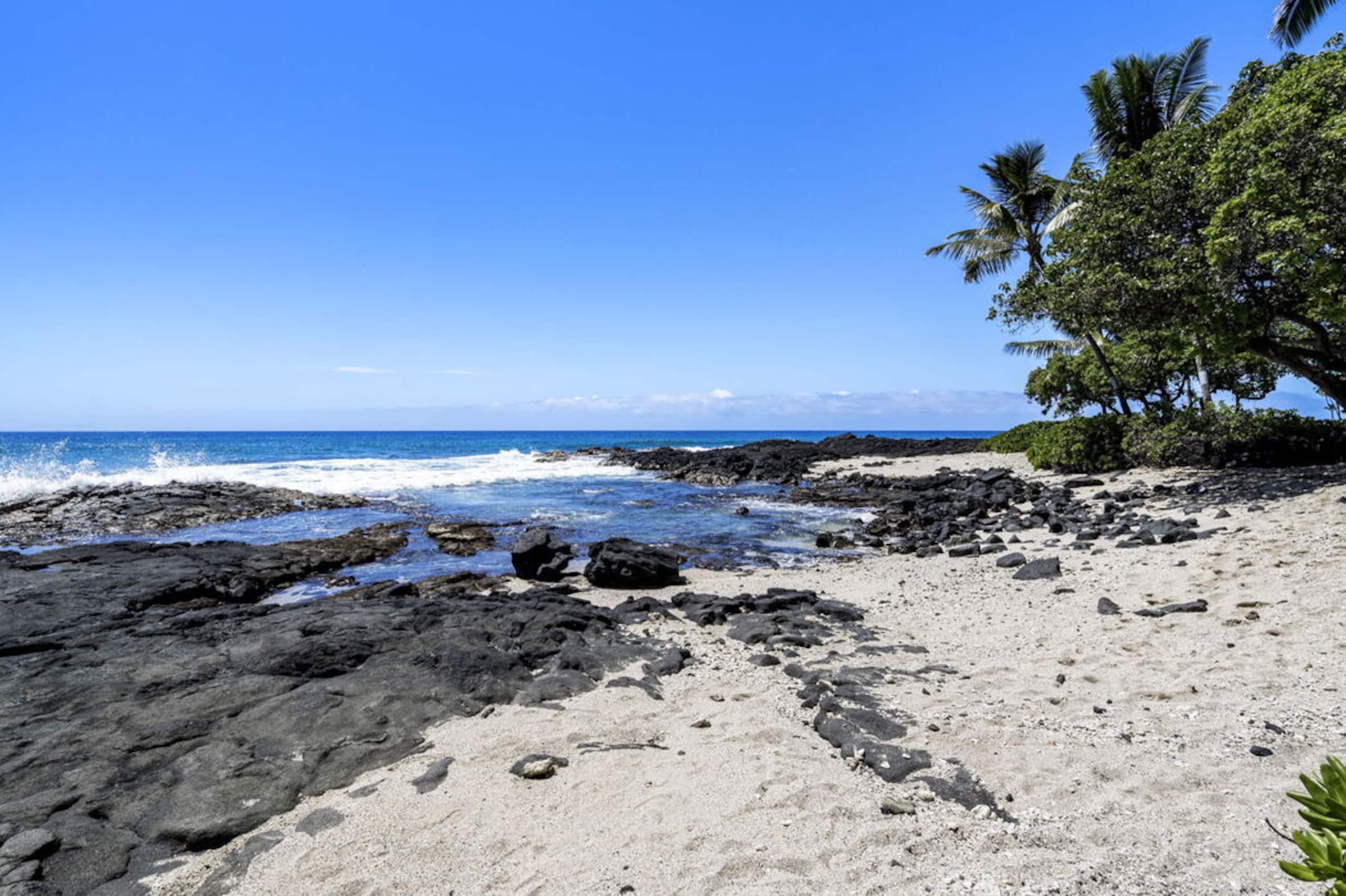 Condo in Kailua-Kona · ★4.6 · 2 bedrooms · 2 beds · 2 baths - Image 47