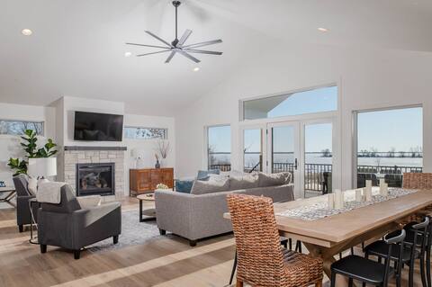 Sunset Retreat Lakeside Vacation Home