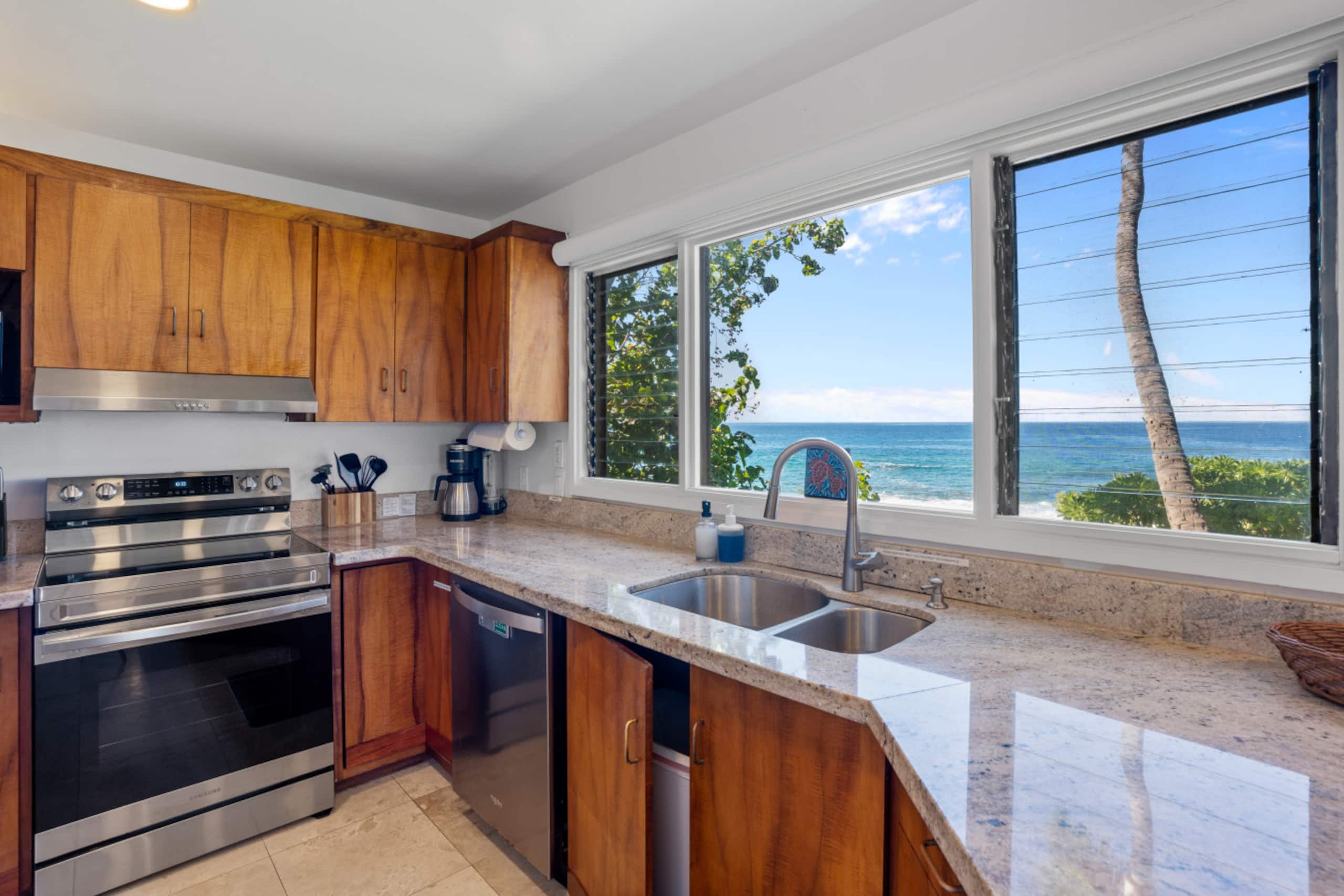 Home in Kailua-Kona · ★4.86 · 3 bedrooms · 3 beds · 3 baths - Image 18