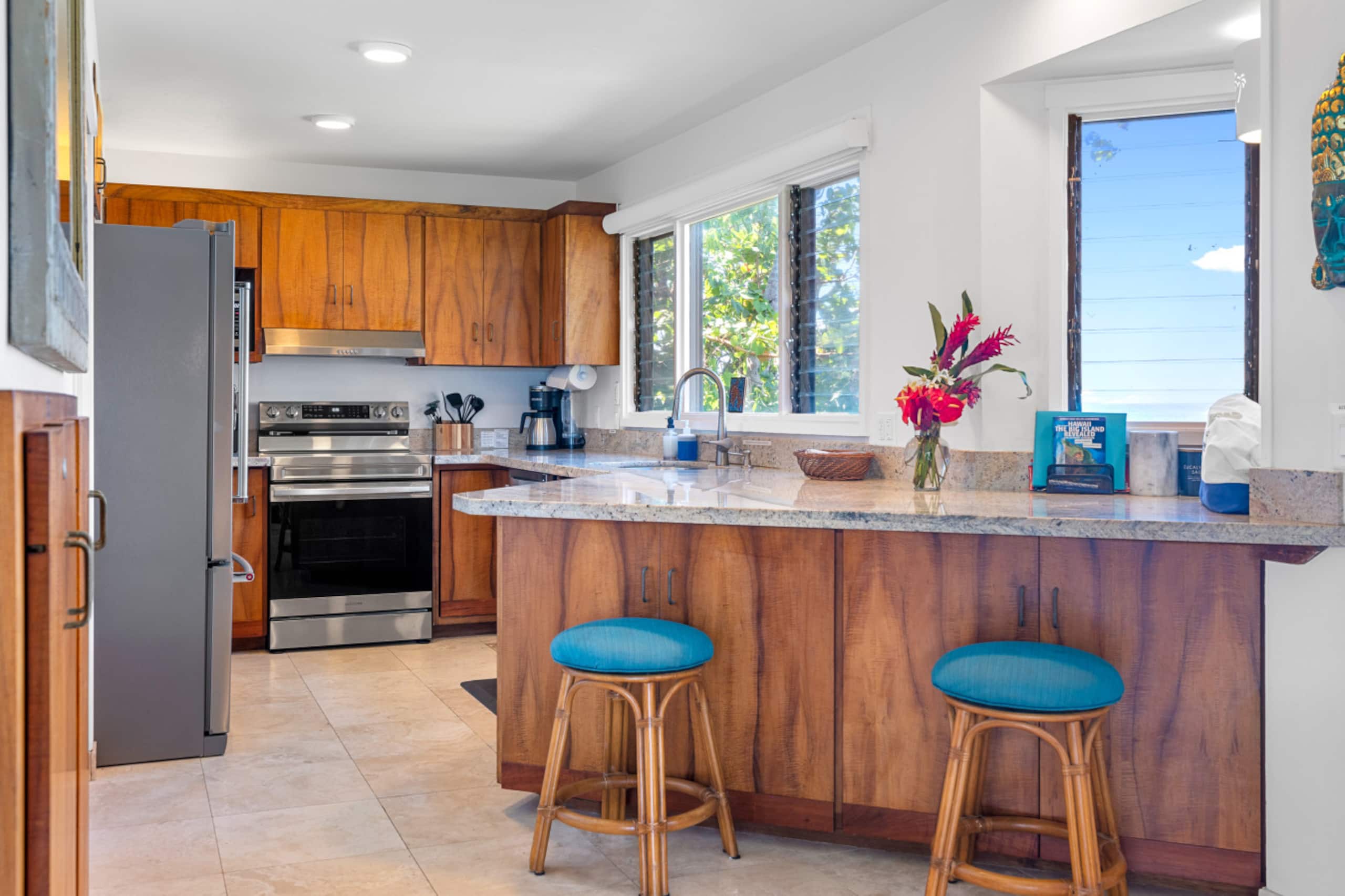 Home in Kailua-Kona · ★4.86 · 3 bedrooms · 3 beds · 3 baths - Image 14