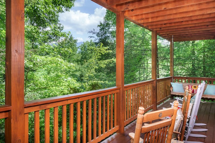 3 King Suites, Movie Room, Pool Table, Hot Tub, - Gatlinburg, TN