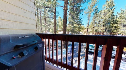 2BR Sleeps 4 | Shared Pool, Hot Tub & More!