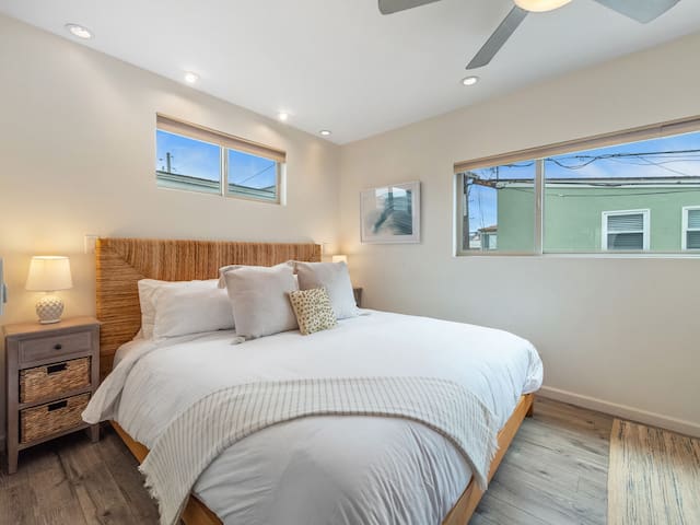 Ocean View Beach Haven! Pet Friendly & Steps2Beach gallery image 4