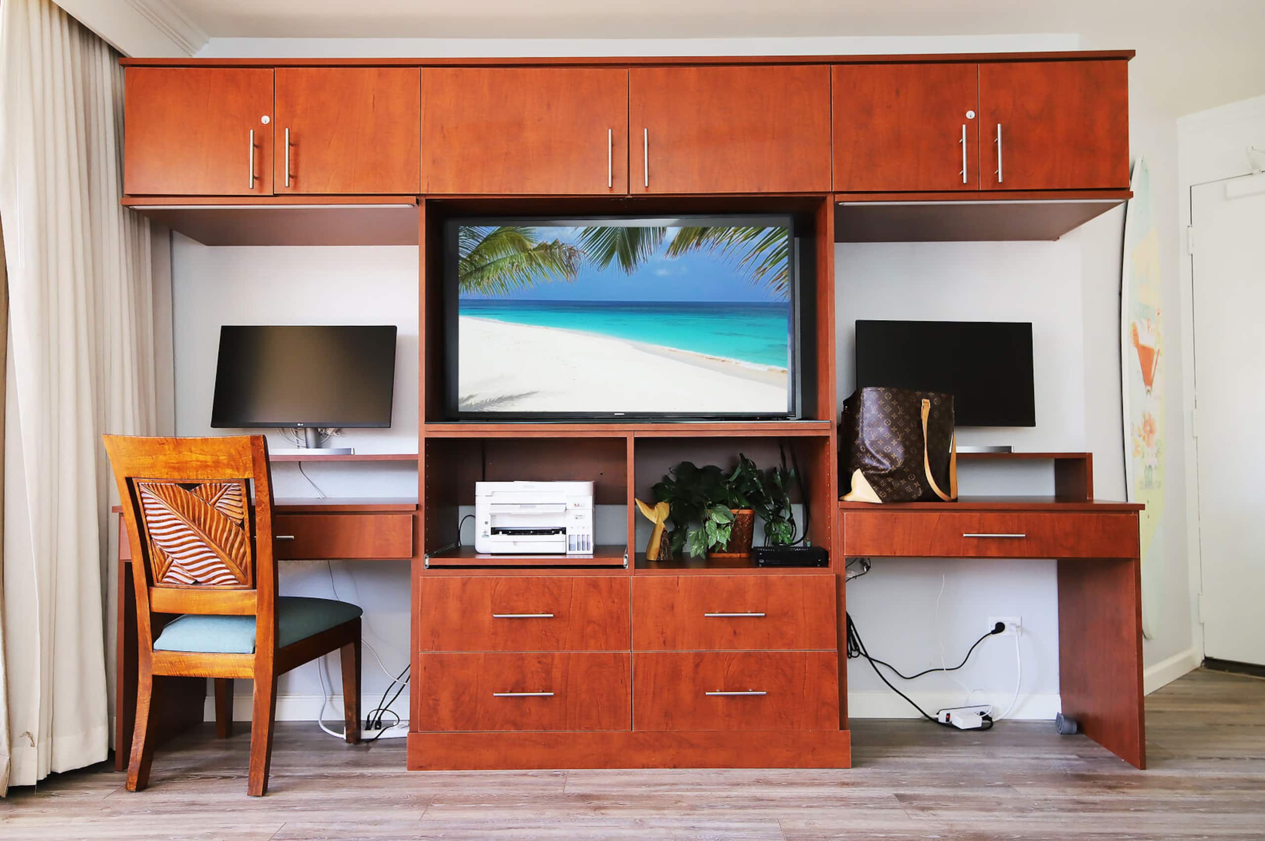 Home in Lahaina · ★4.73 · 1 bedroom · 4 beds · 1 bath - Image 18