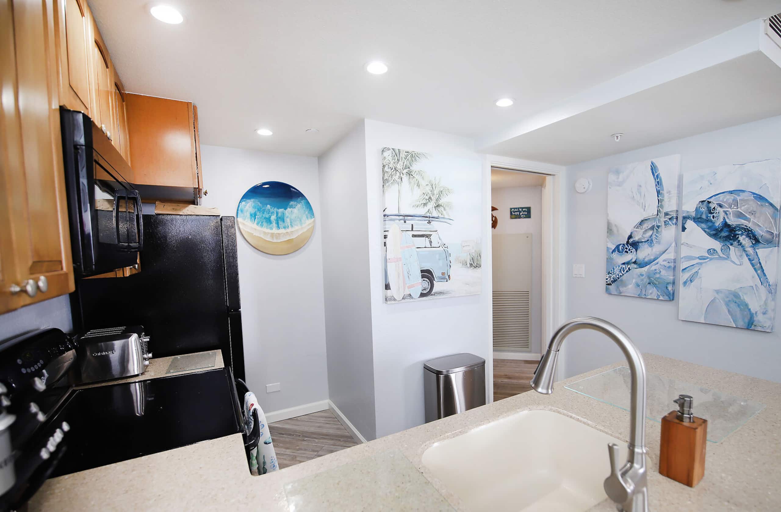 Home in Lahaina · ★4.73 · 1 bedroom · 4 beds · 1 bath - Image 8