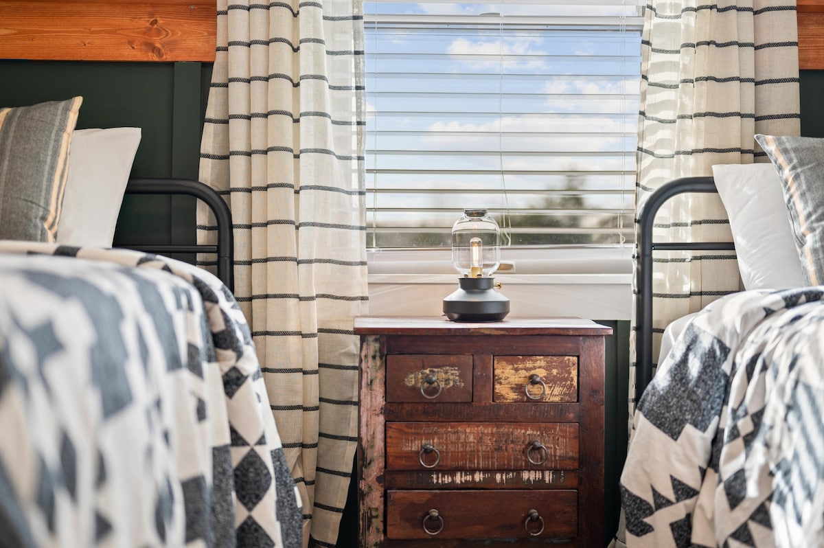 غرفة نوم ثالثة - سريران كوين