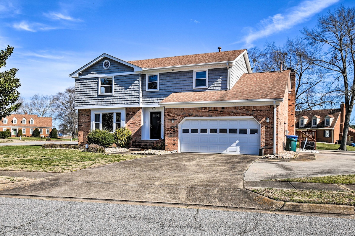 Spacious Chesapeake Home w/ Pool Table!