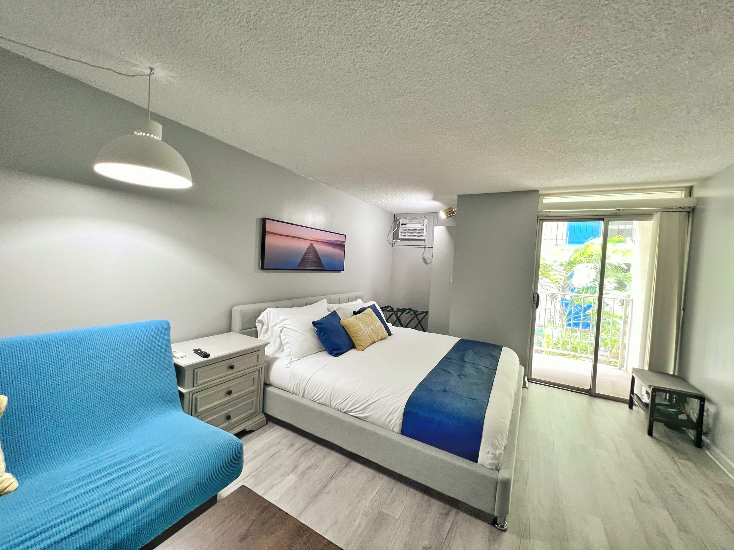 Condo in Honolulu · ★4.62 · Studio · 1 bath - Image 6