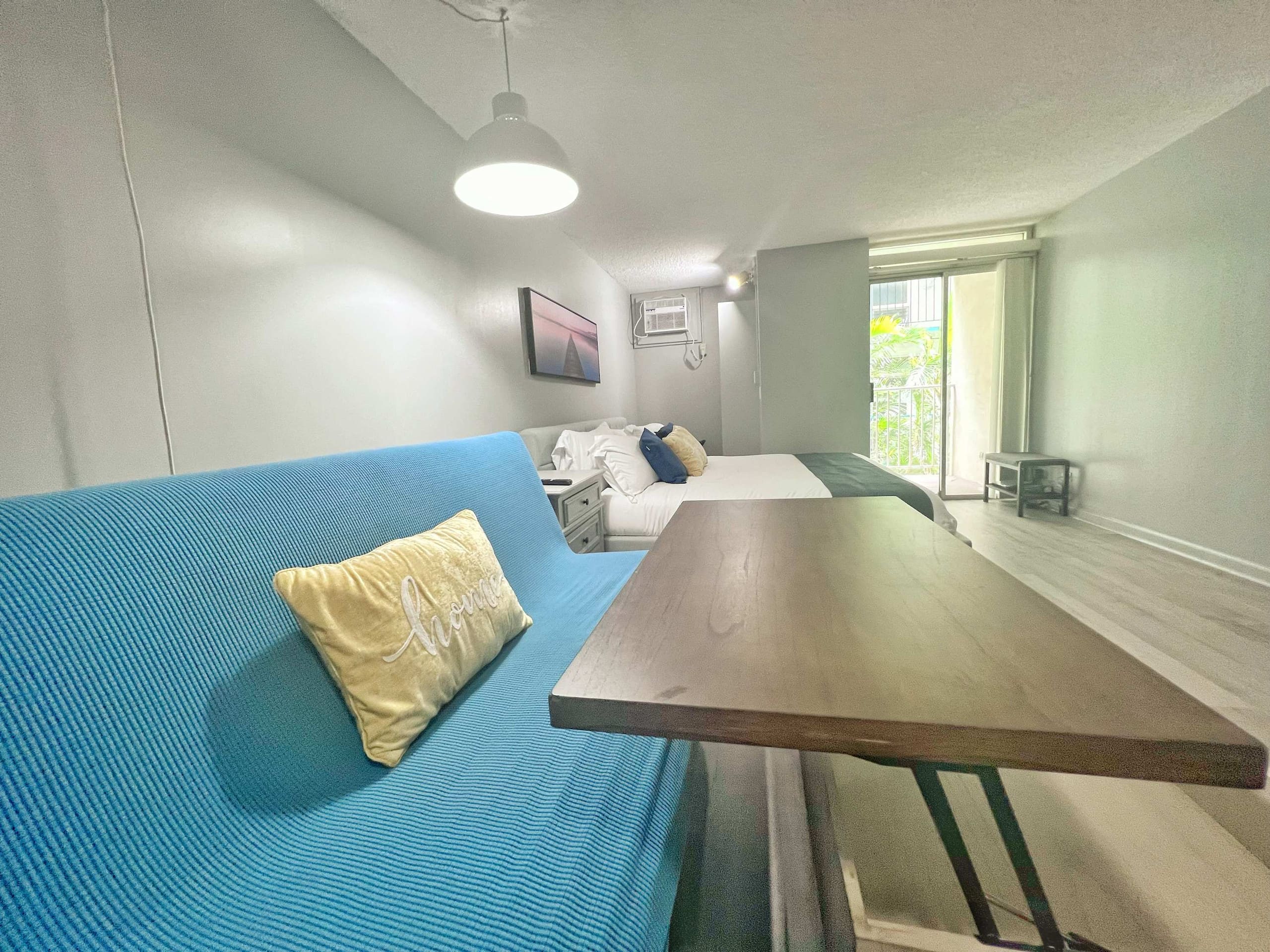 Condo in Honolulu · ★4.62 · Studio · 1 bath - Image 8