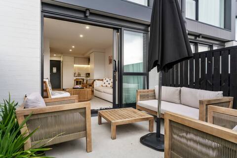 Wanaka Riverside Retreat