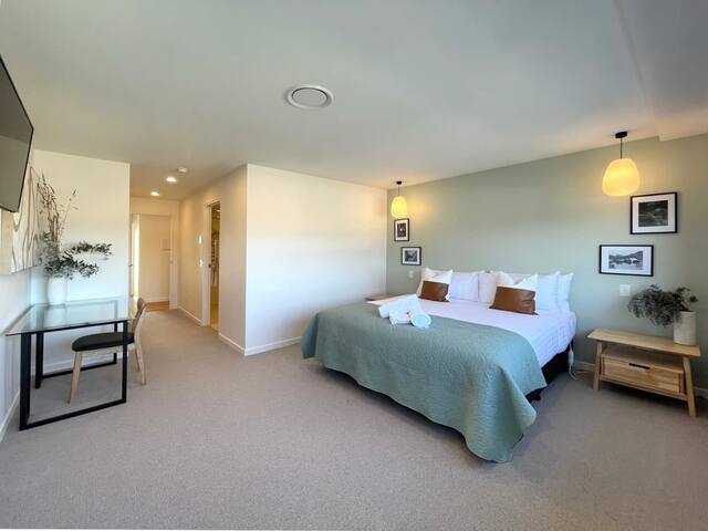 The Western Penthouse gallery image 3