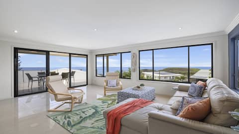 Lighthouse at Emerald - Ocean Views, walk to beach