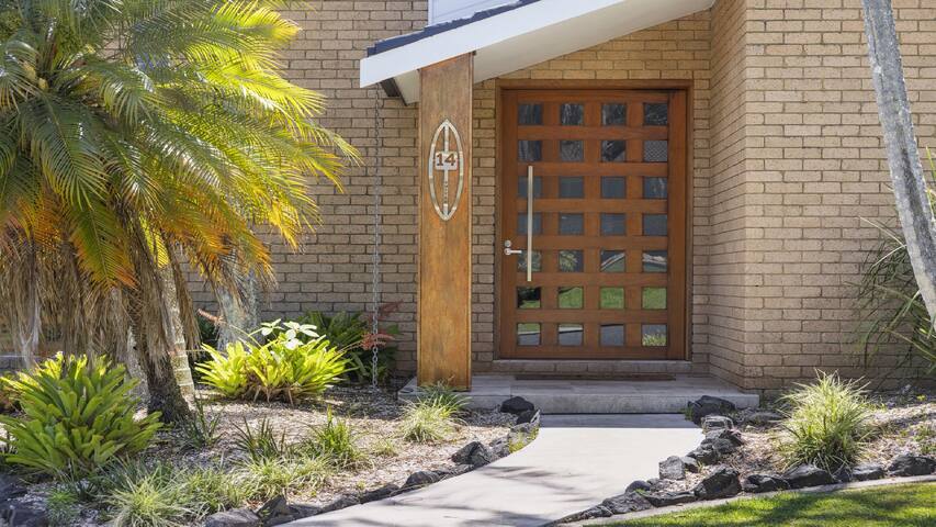 Diggers Beach Surf House – Pool, Pets, Sleeps 10 gallery image 4