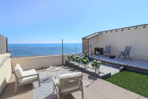 Coorie By The Coast, beachfront cottage, Arbroath